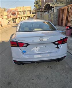 نيسان ألتيما